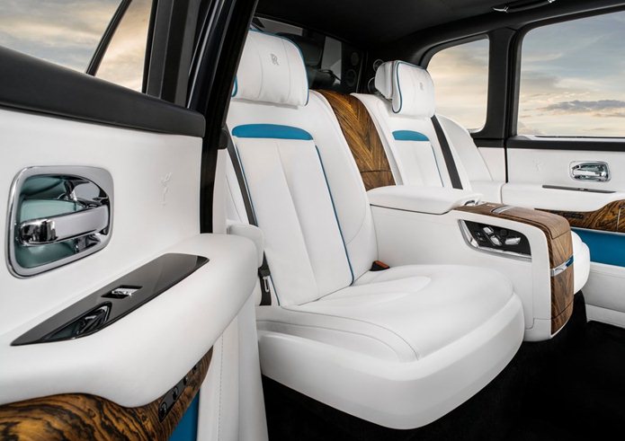 rolls royce cullinan interior banco traseiro