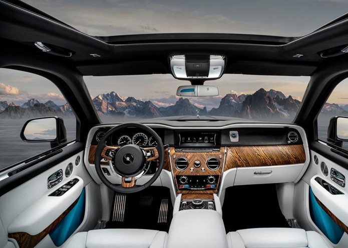 rolls royce cullinan interior painel