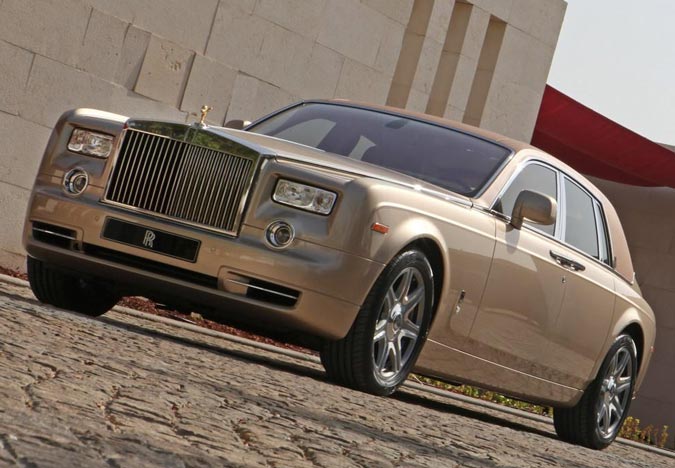 rolls royce phantom baynounah