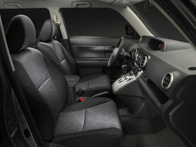 interior scion xb 2011