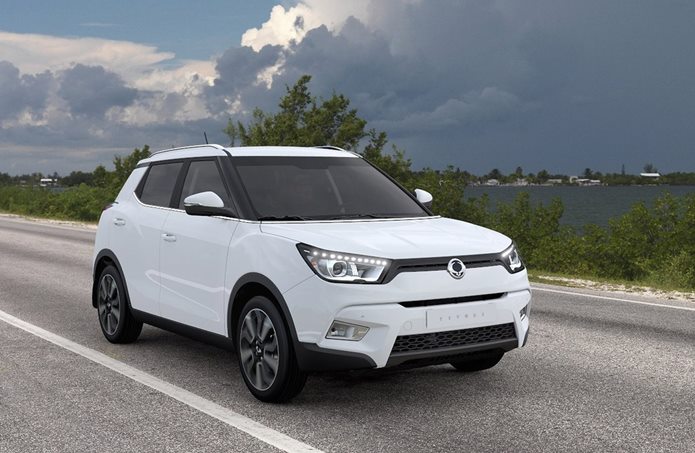 ssangyong tivoli branco