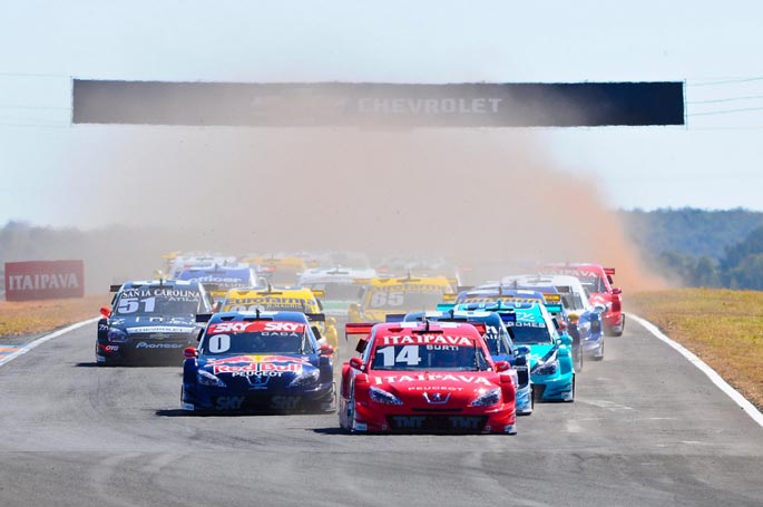 largada stock car campo grande 2011