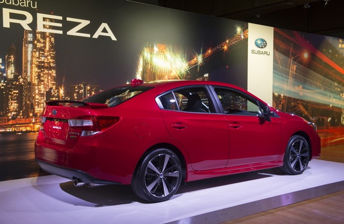 subaru impreza sedan 2017 traseira