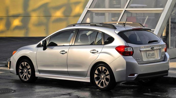 subaru impreza hatch 2012 traseira