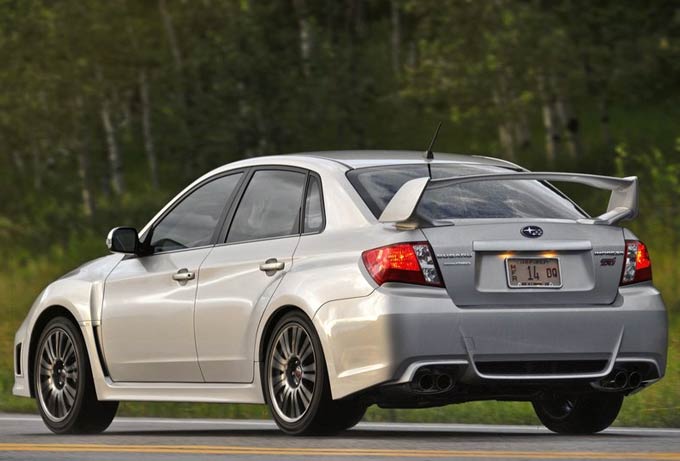 subaru impreza wrx sti 2011 traseira