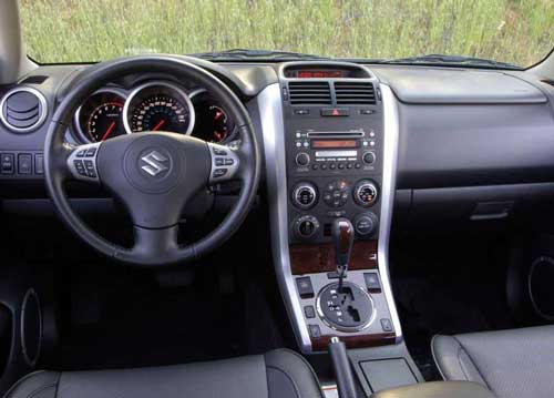 interior suzuki grand vitara 2009