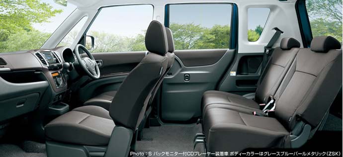 2011 suzuki solio interior