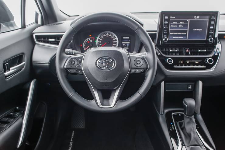 corolla cross 2022 interior painel