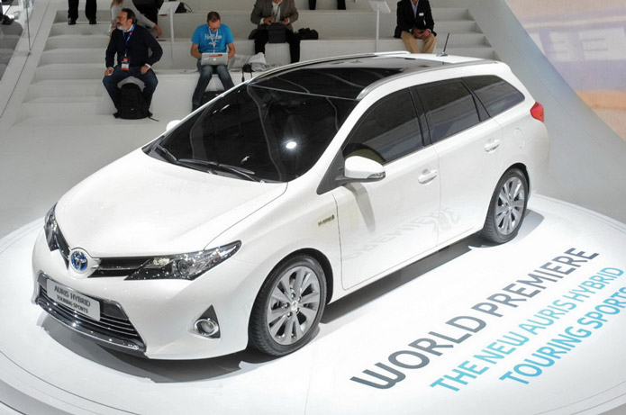 toyota auris perua