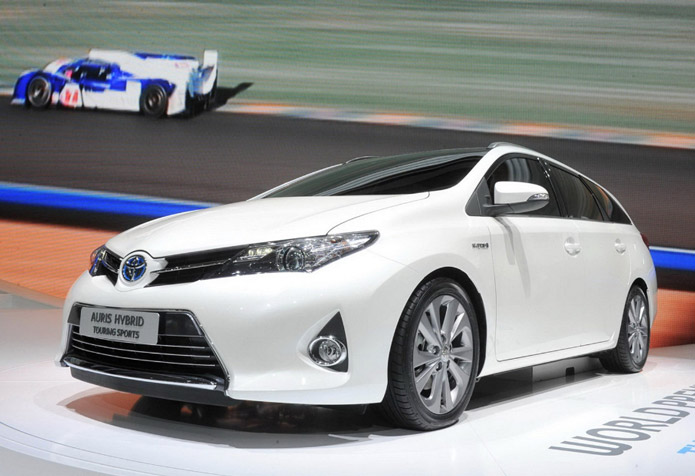 toyota auris touring sport