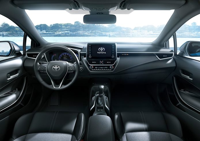 toyota corolla hatchback 2019 interior painel