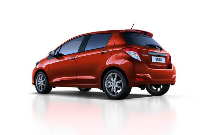 toyota yaris 2012 traseira