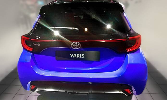 novo yaris 2020 traseira