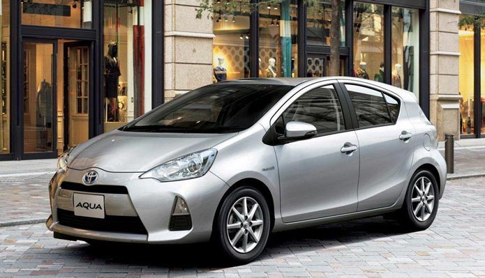 toyota aqua / prius c