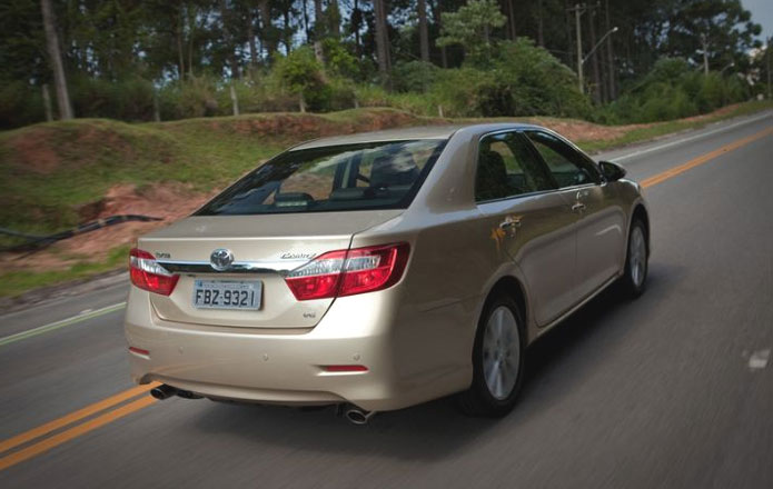 novo toyota camry 2012 traseira