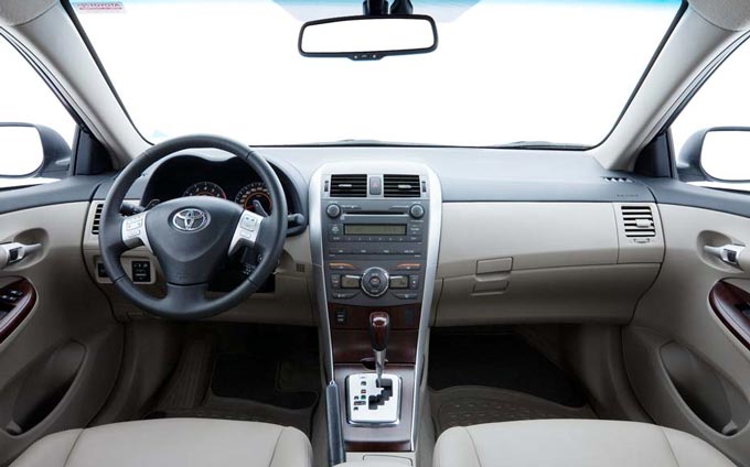 interior corolla 2012