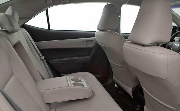 toyota corolla 2015 brasil interior espaço banco traseiro