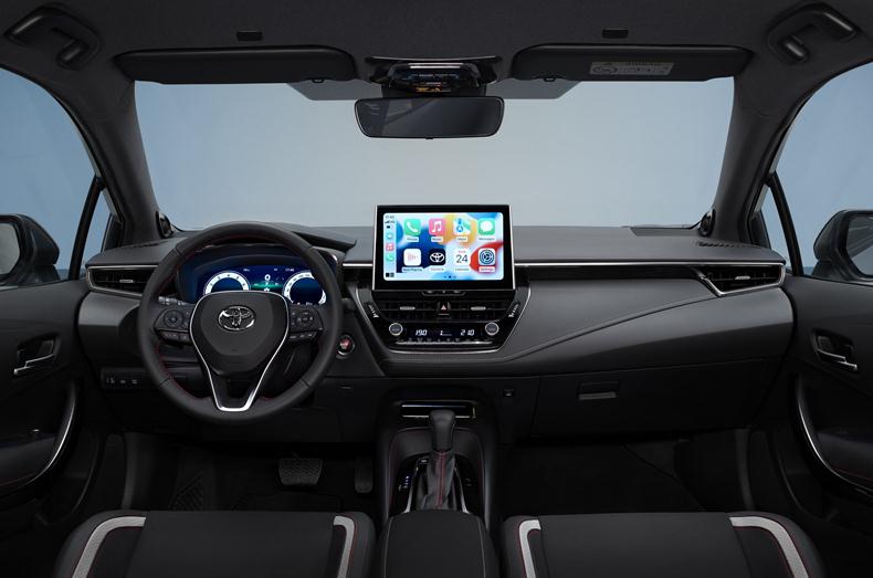 Toyota Corolla 2024 tem atualizaçao visual e motor híbrido mais potente