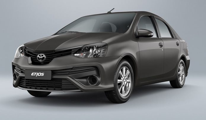 toyota etios sedan X Plus 2019