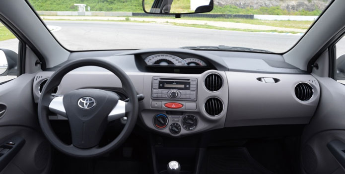 toyota etios brasil interior painel