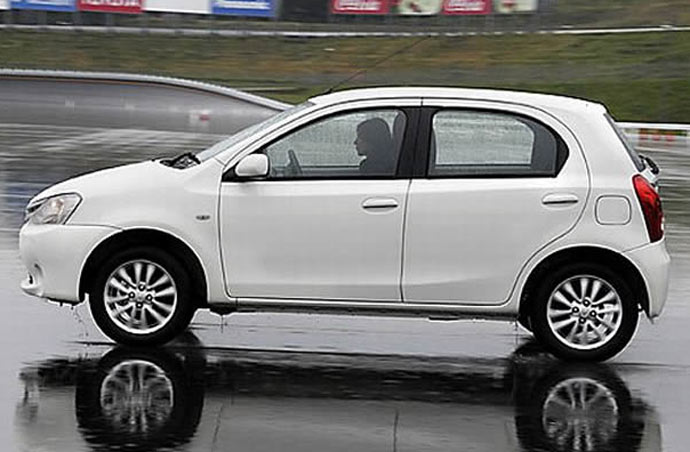 toyota etios liva hackback