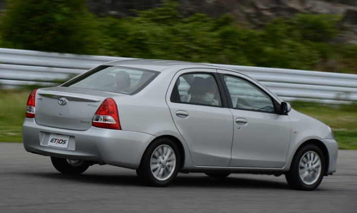 etios sedan 2013