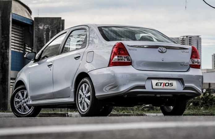 toyota etios sedan 2018