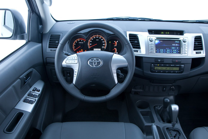 interior toyota hilux e sw4 2012