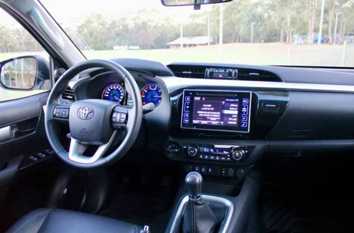 hilux 2020 interior