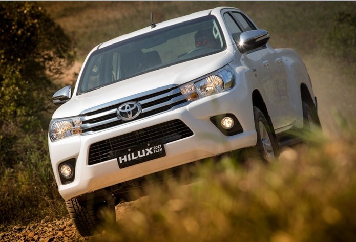 toyota hilux flex 2017