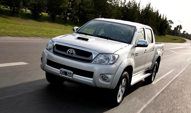 toyota hilux 2011