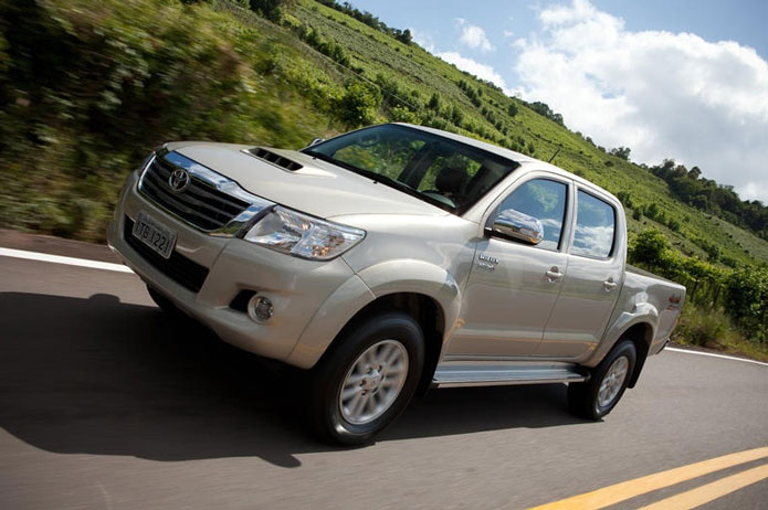 nova toyota hilux 2012