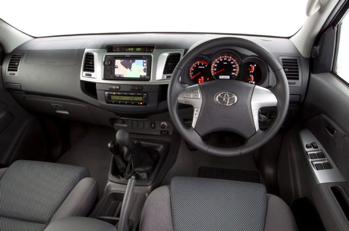 interior toyota hilux 2012