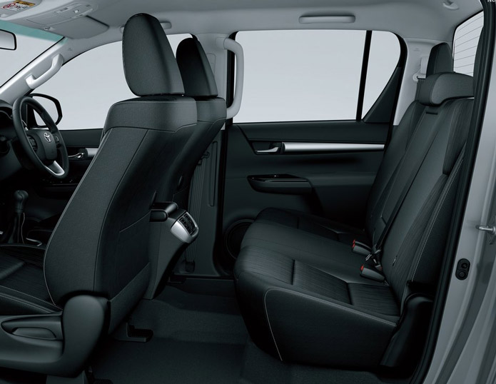 toyota hilux 2016 interior banco traseiro