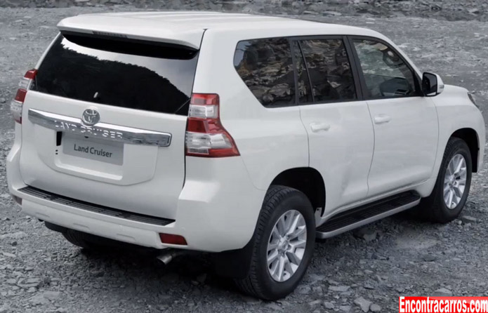 novo toyota land cruiser 2014