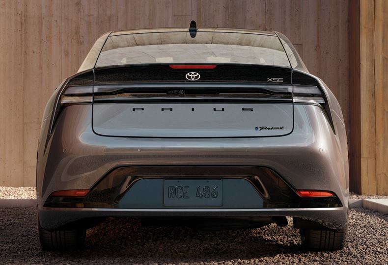 toyota prius 2024 traseira rear view