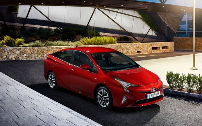 toyota prius 2016