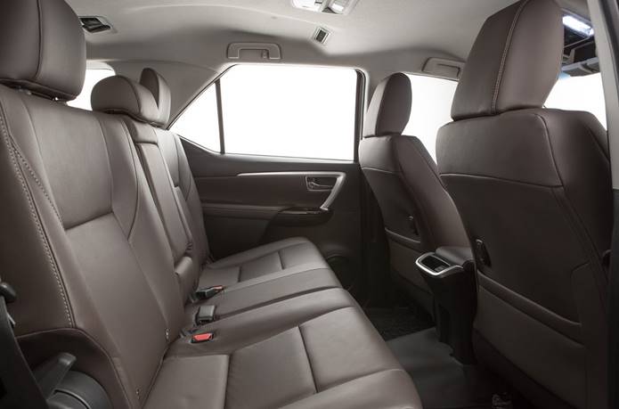 toyota sw4 2020 interior banco traseiro