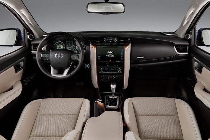 toyota sw4 diamond 2019 interior