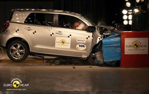 toyota urban cruiser crashtest