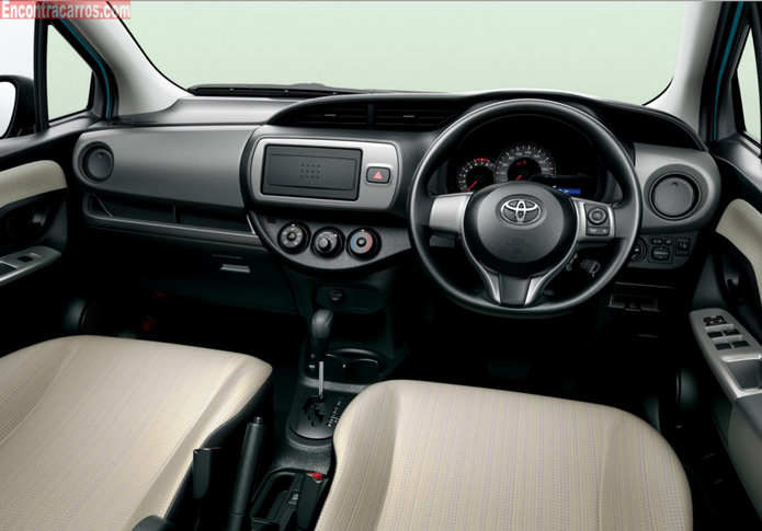 toyota yaris / vitz 2015 interior