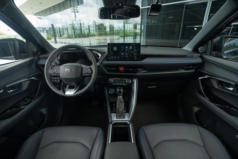 toyota yaris cross 2024 brasil interior