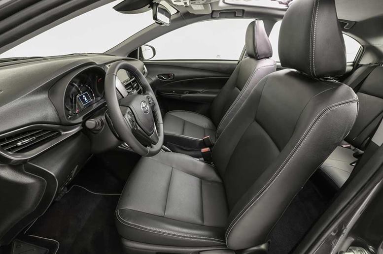 yaris 2023 interior bancos