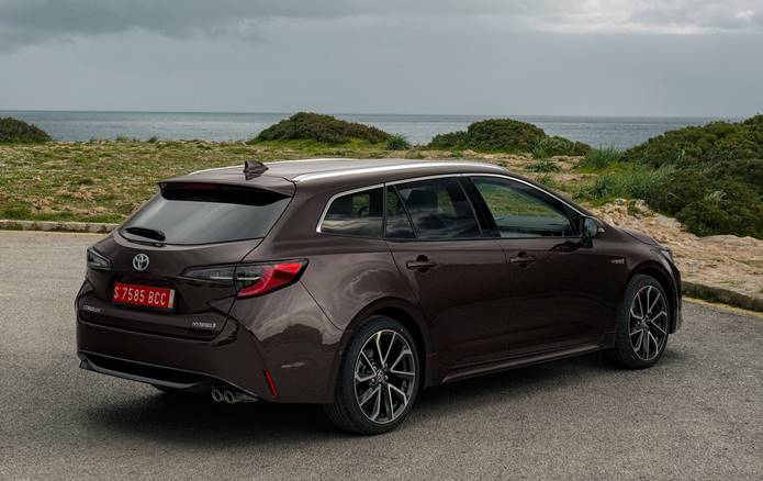 toyota corolla touring sport 2020