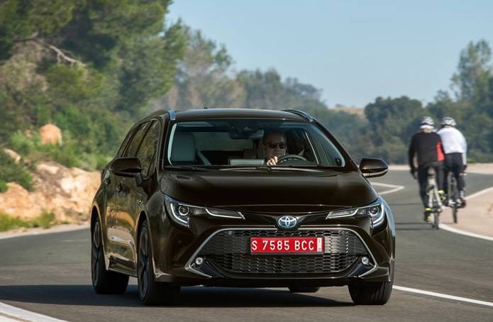 toyota corolla touring sport 2020