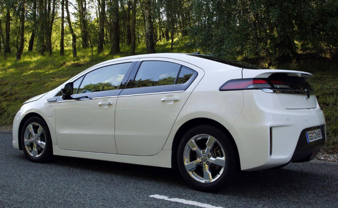 vauxhall ampera 2013 traseira