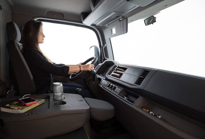 delivery express 2019 interior cabine