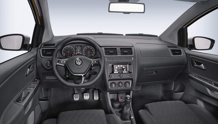 novo vw crossfox 2015 interior