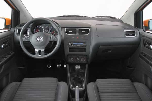 interior novo crossfox 2010