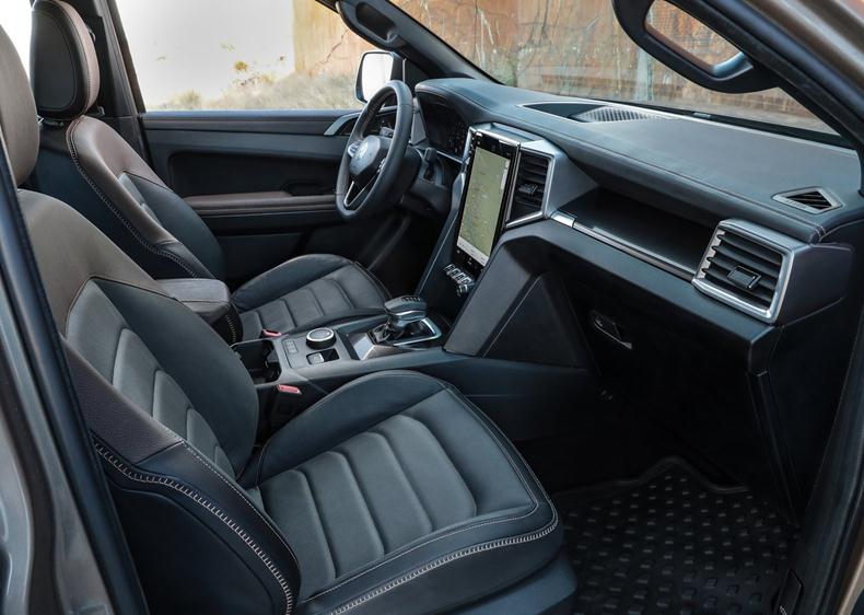 volkswagen amarok 2023 interior bancos